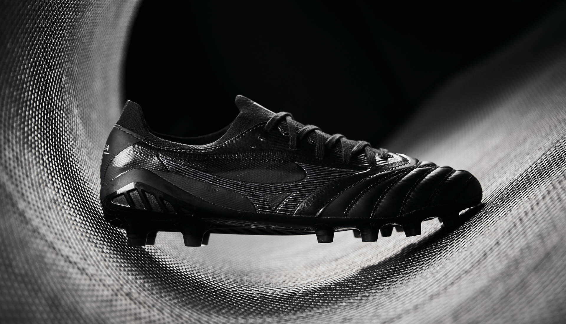 Giày đá bóng Mizuno Morelia Neo 3 Beta Black